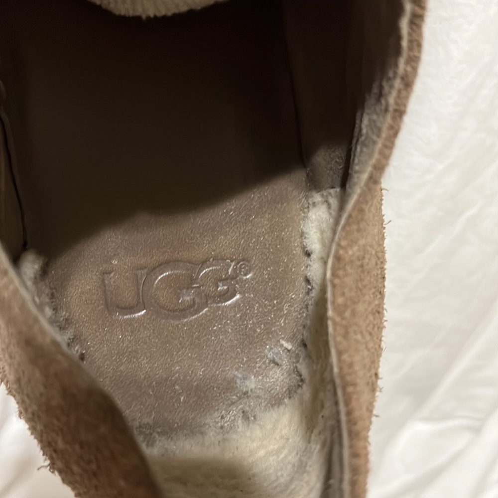 Ugg - image 5